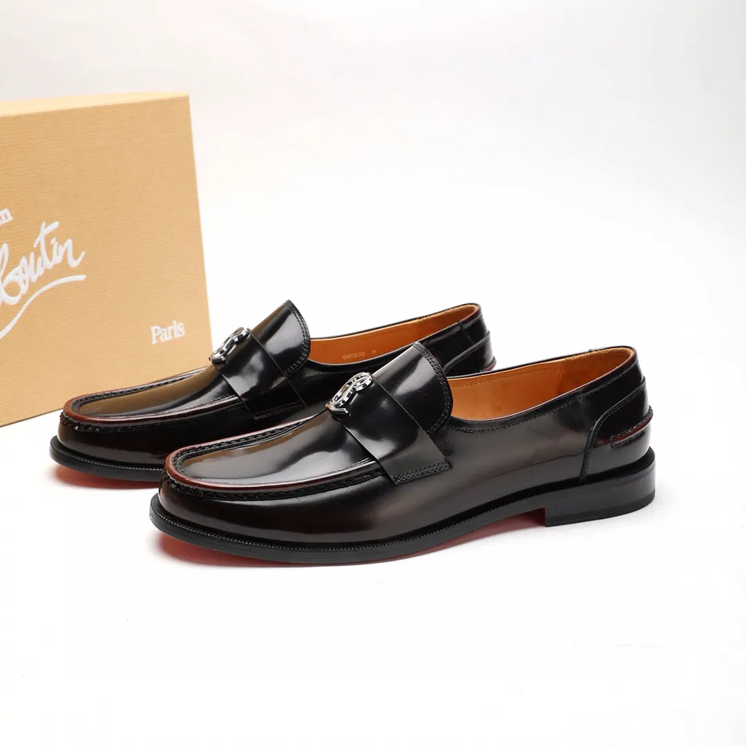 Batch 1,080 yuan 💰••New real shots••CL～High-end men’s 👔casual•loafers with red soles! ••🆑Genuine and top-quality goods from original orders ••✅💯 Purchase goods from top-quality original orders! Original imported patterned cowhide ➕Imported cowhide lining ➕Cowhide feet ➕Original leather outsole~🉑️Feel free to compare the authentic ones! Size: 38-44 (45.46.47 can be customized)